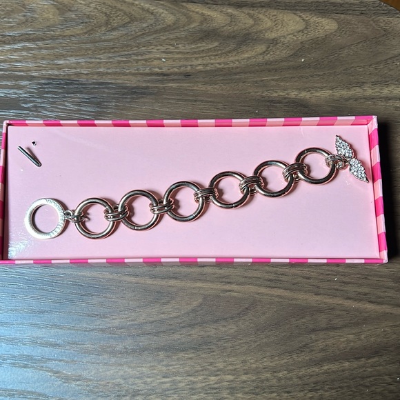 Victoria’s Secret Jewelry - Victoria’s secret O link bracelet